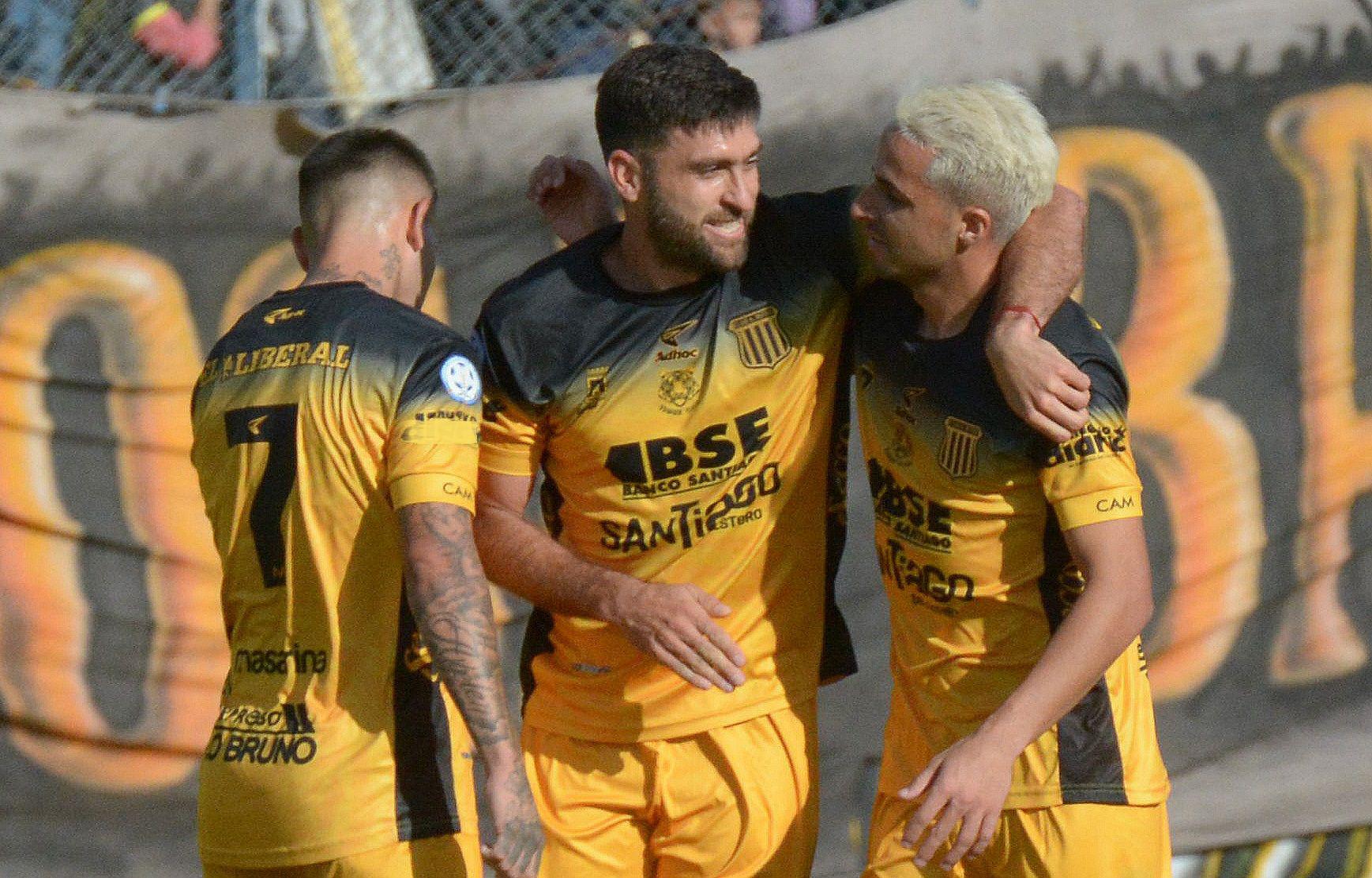 Germaacuten Diacuteaz avisoacute que dejaraacuten la vida por Mitre