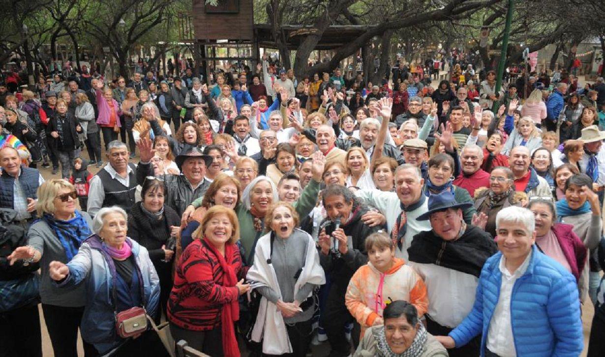 Fallecioacute Adela de Saavedra viuda del bailariacuten santiaguentildeo Carlos Saavedra