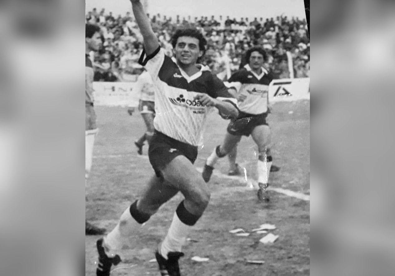 Conmocioacuten en el deporte santiaguentildeo por la muerte de Omar Diacuteaz ex jugador de Central Coacuterdoba