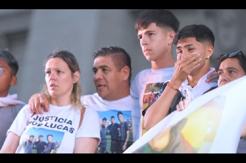 Crimen de Lucas Gonzaacutelez- tres policiacuteas fueron condenados a prisioacuten perpetua