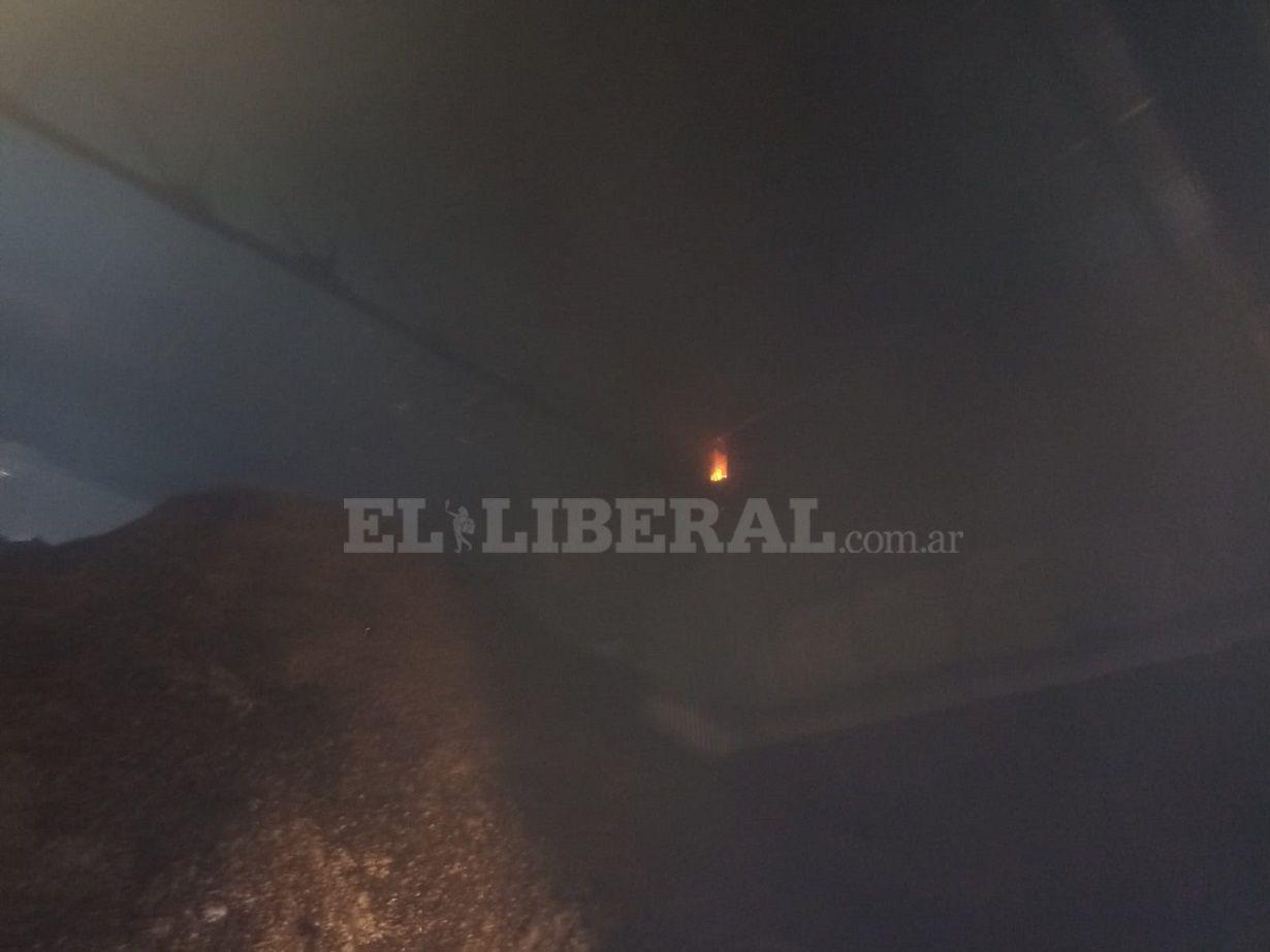 Tras maacutes de 6 horas de trabajo controlaron el fuego en la algodonera del barrio Los Lagos