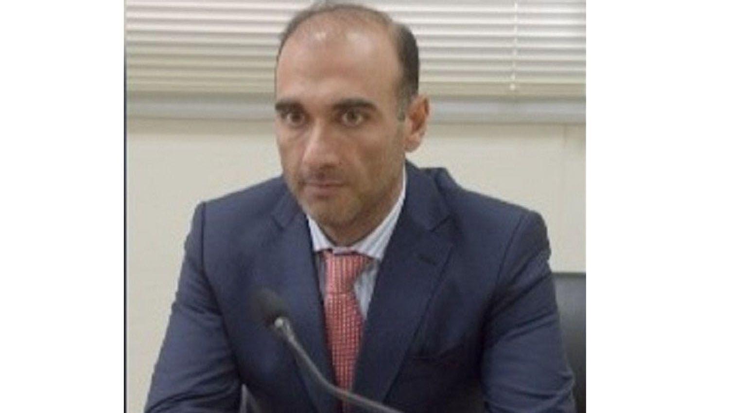 Denuncian al financista y a dos socios por asociacioacuten iliacutecita