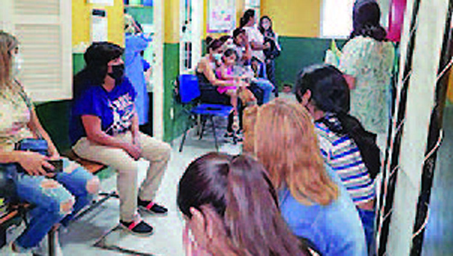 Colocan y extraen implantes subdeacutermicos anticonceptivos