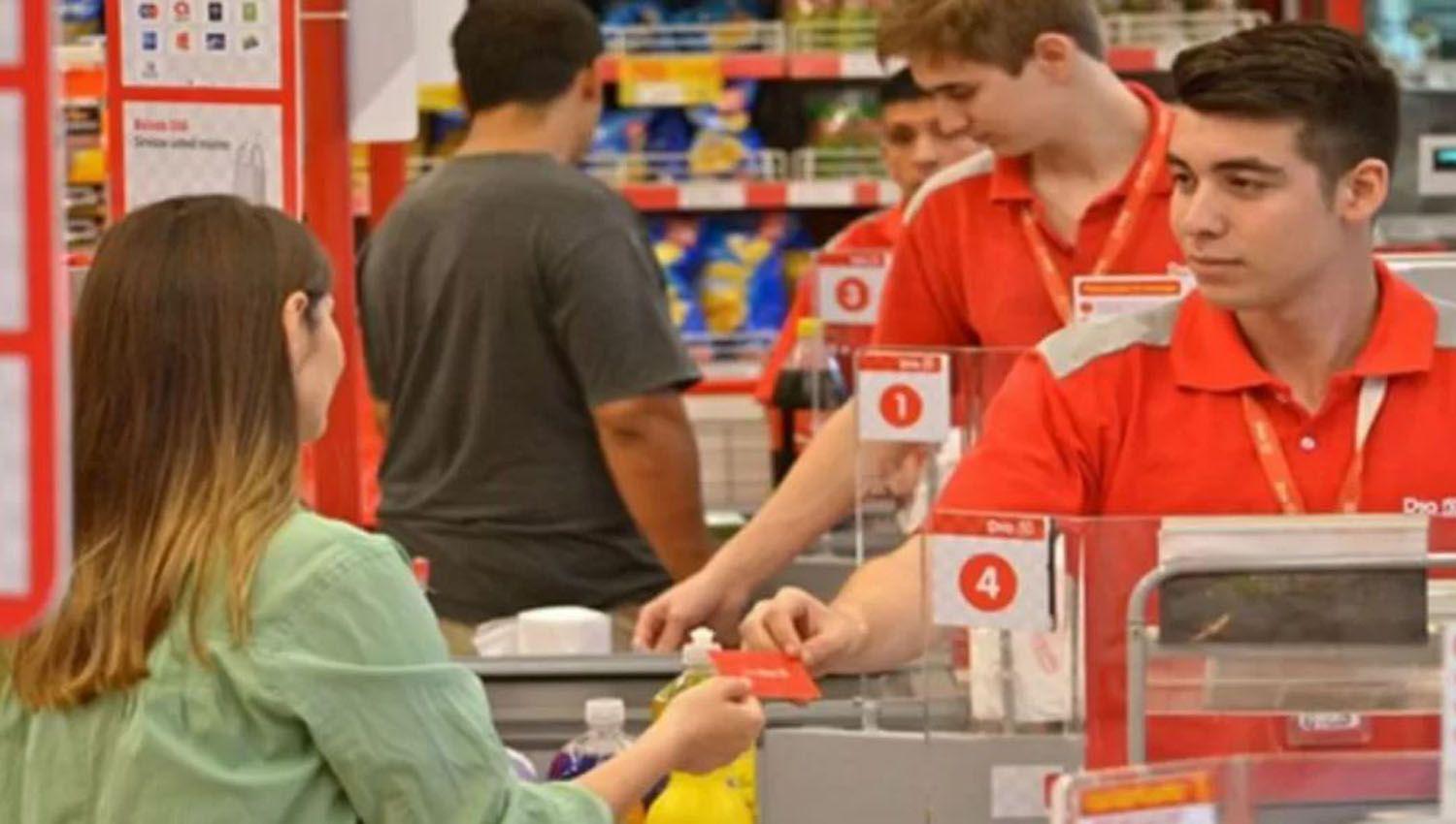 Nueva paritaria con aumento confirmada para empleados de Comercio iquestcoacutemo quedaron las escalas a cobrar