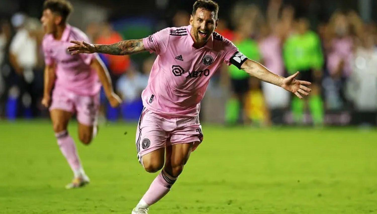 VIDEO- El debut sontildeado de Messi con un golazo de tiro libre