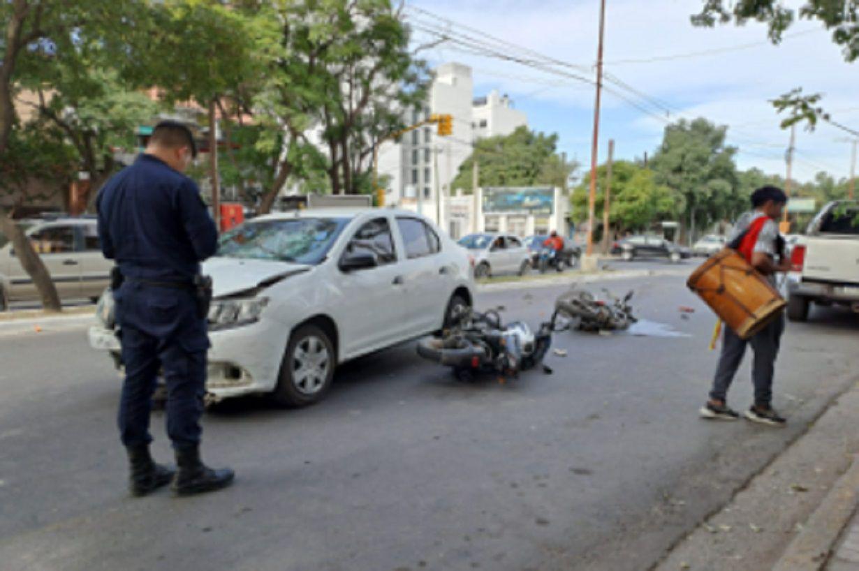AUXILIO La policía arribó de inmediato y socorrió a las dos víctimas


