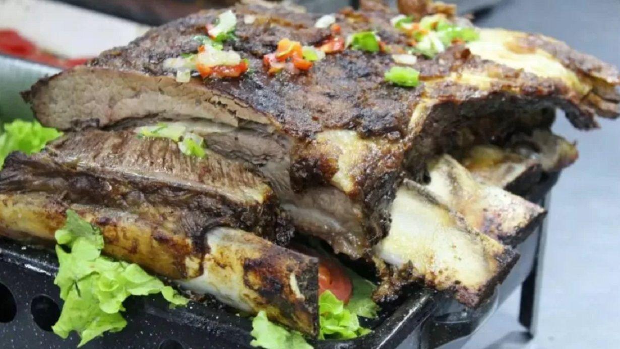 El mega bodegoacuten de Buenos Aires que tiene la mejor milanesa a caballo y el asado es una mantequita