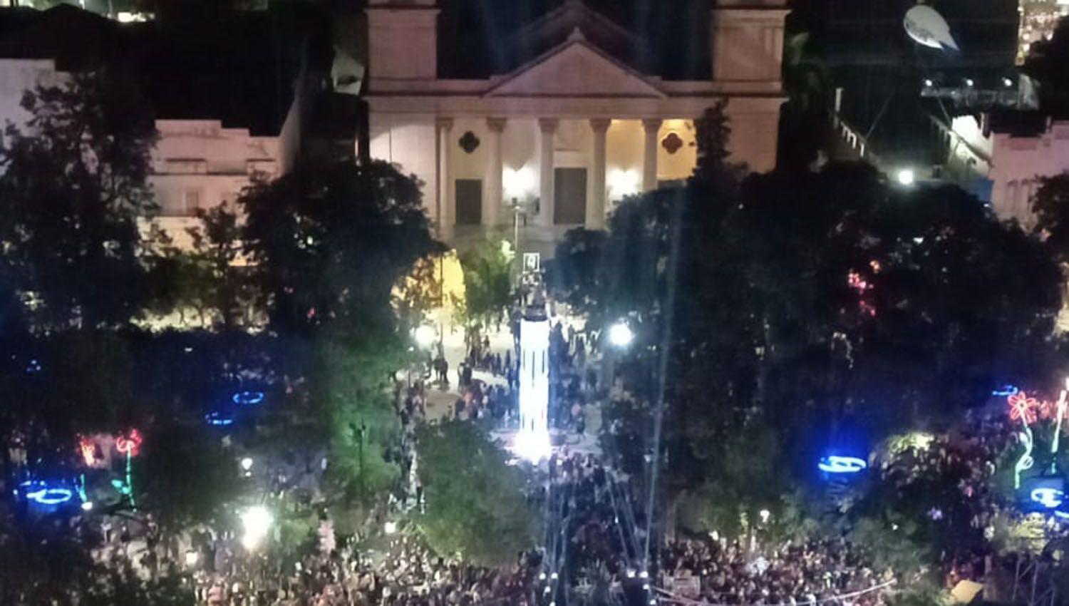 Seguiacute EN VIVO la vigilia popular por los 470 antildeos de Santiago del Estero