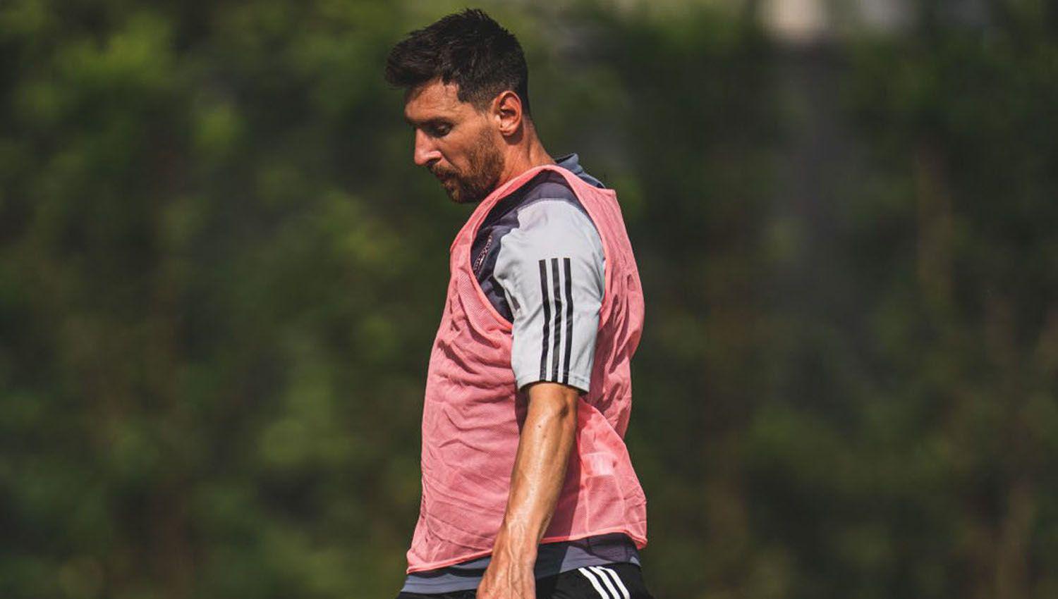 Con un doblete y asistencia de Messi Inter Miami aplastoacute al Atlanta United