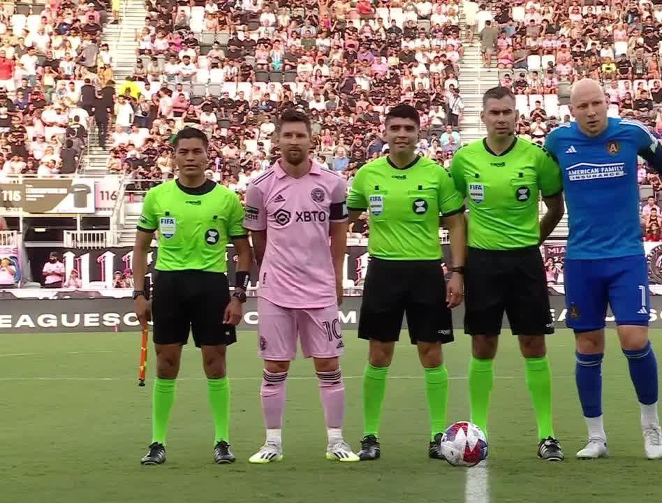 Con un doblete y asistencia de Messi Inter Miami aplastoacute al Atlanta United