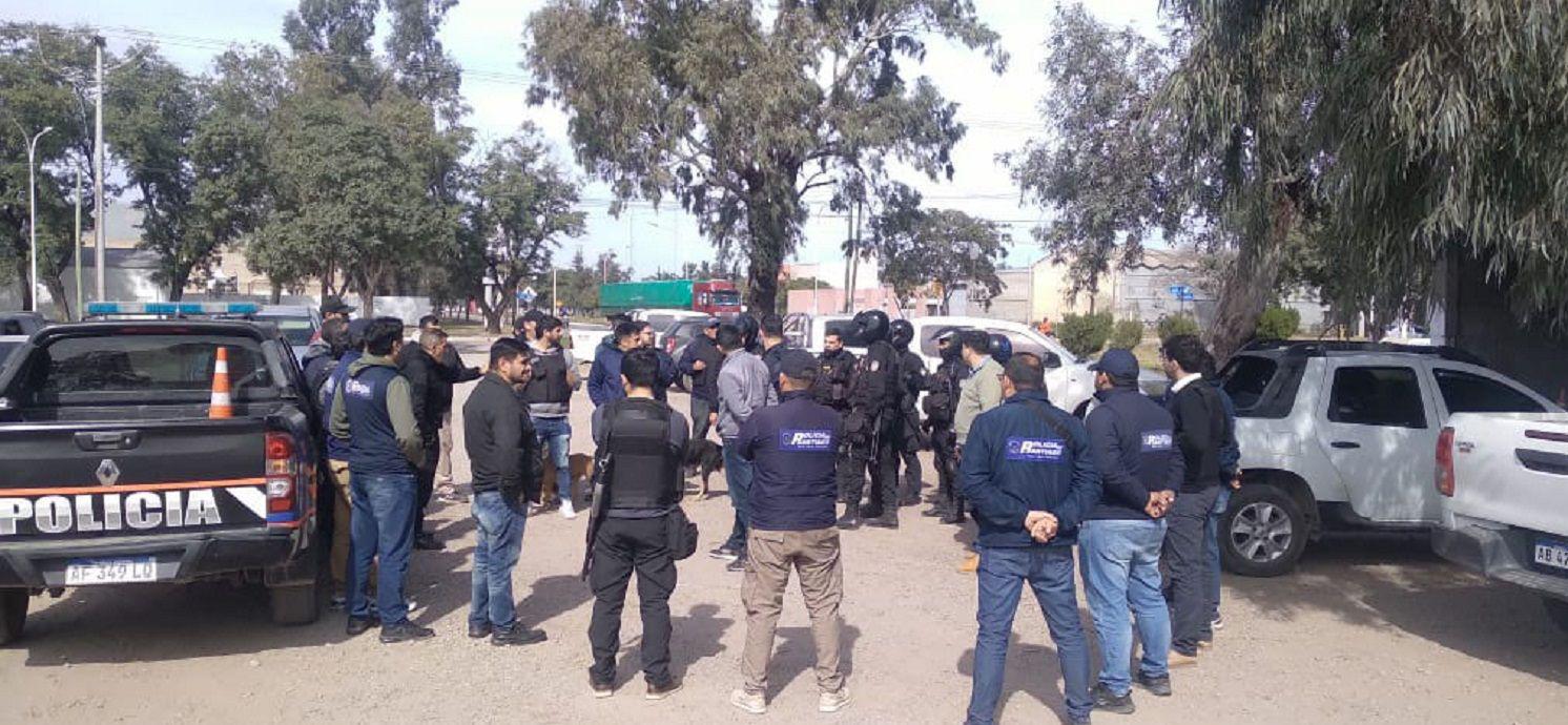 Detienen a los motociclistas que balearon a adolescente tras enfrentamiento entre bandas