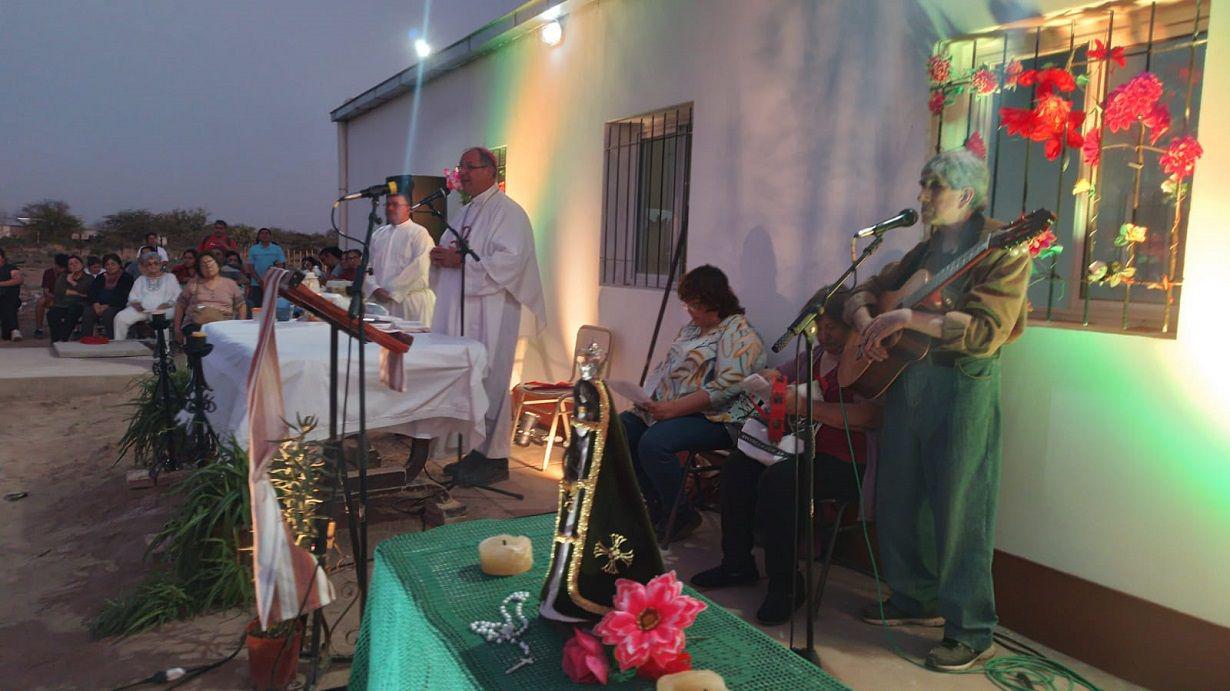 En una emotiva ceremonia quedoacute inaugurada la Capilla Virgen de Huachana en Antildeatuya