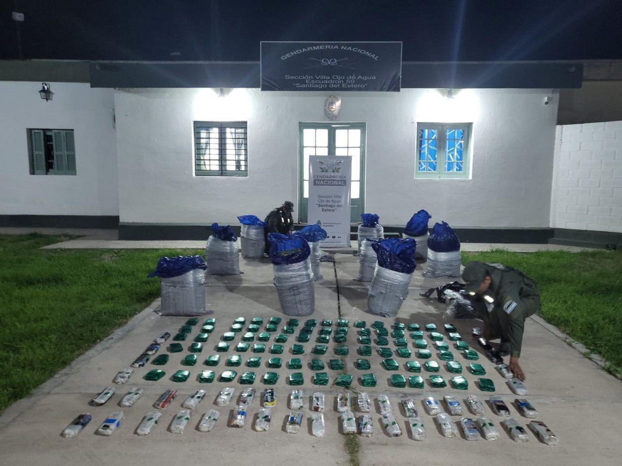 Interceptan un tour de compras en el que llevaban 240 kg de hojas de coca