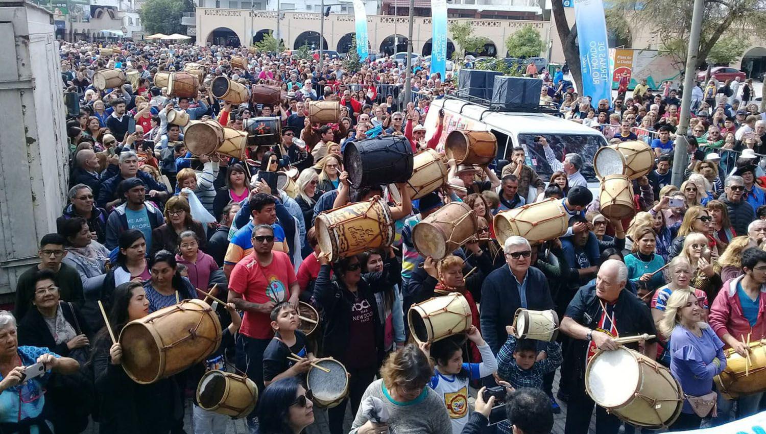 Las Termas celebraraacute sus 69 antildeos al ritmo de los bombos
