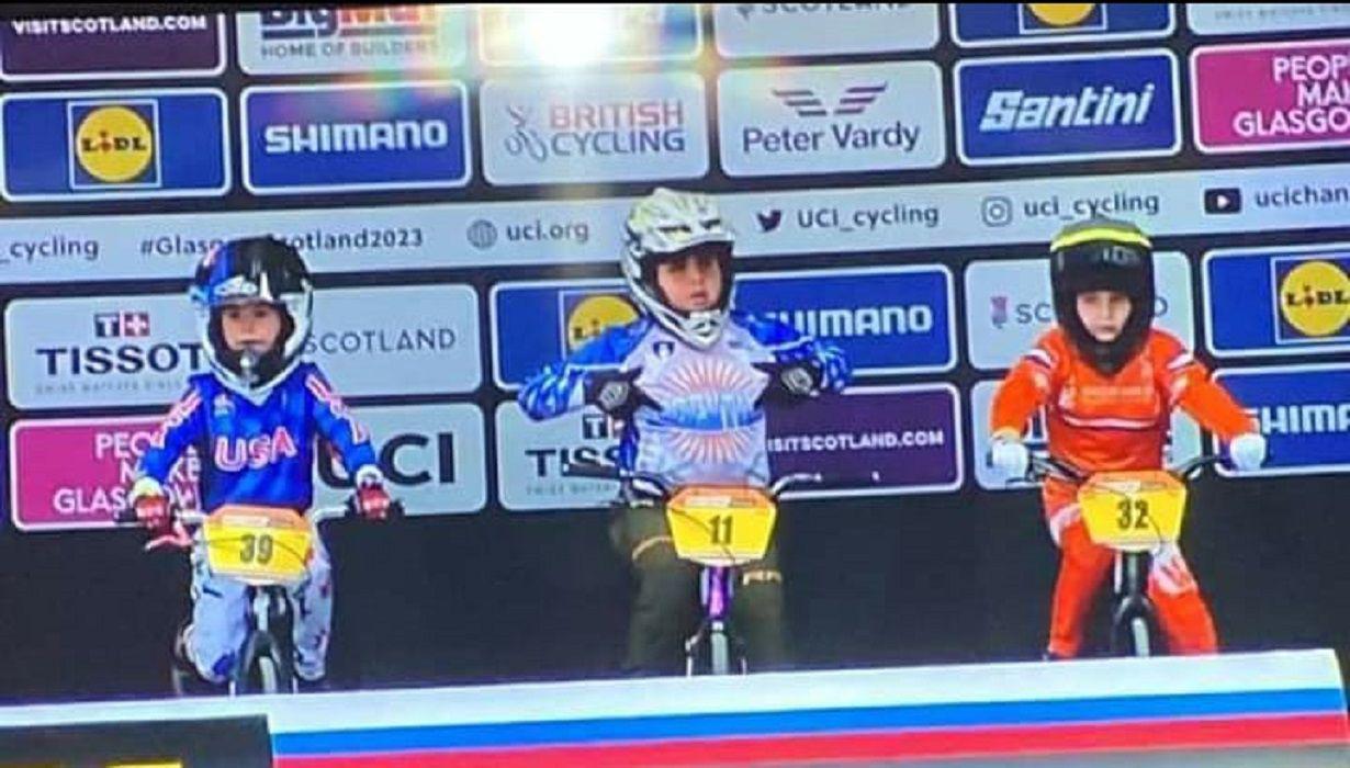 Jahir Eliacuteas de apenas 8 antildeos es flamante campeoacuten mundial de bicicross en Escocia