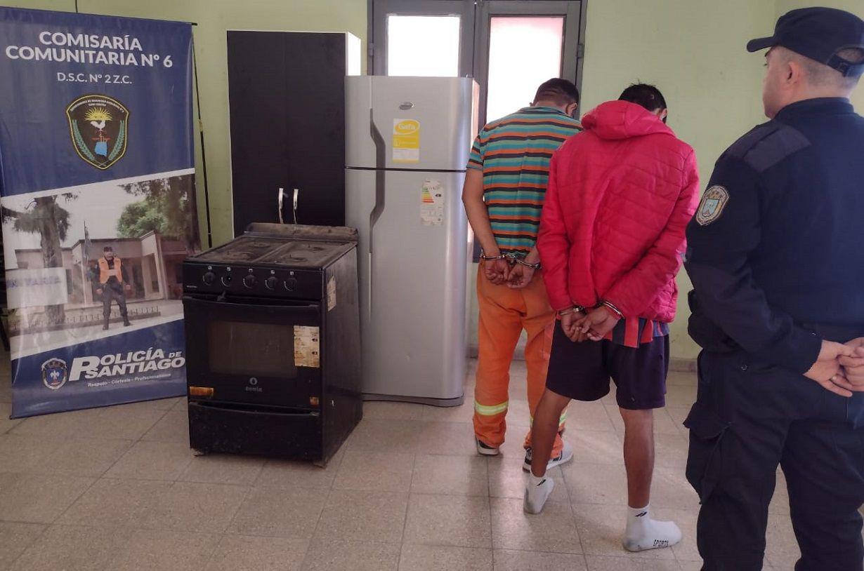 Allanaron cuatro casas detuvieron a dos hombres y recuperaron varios elementos robados