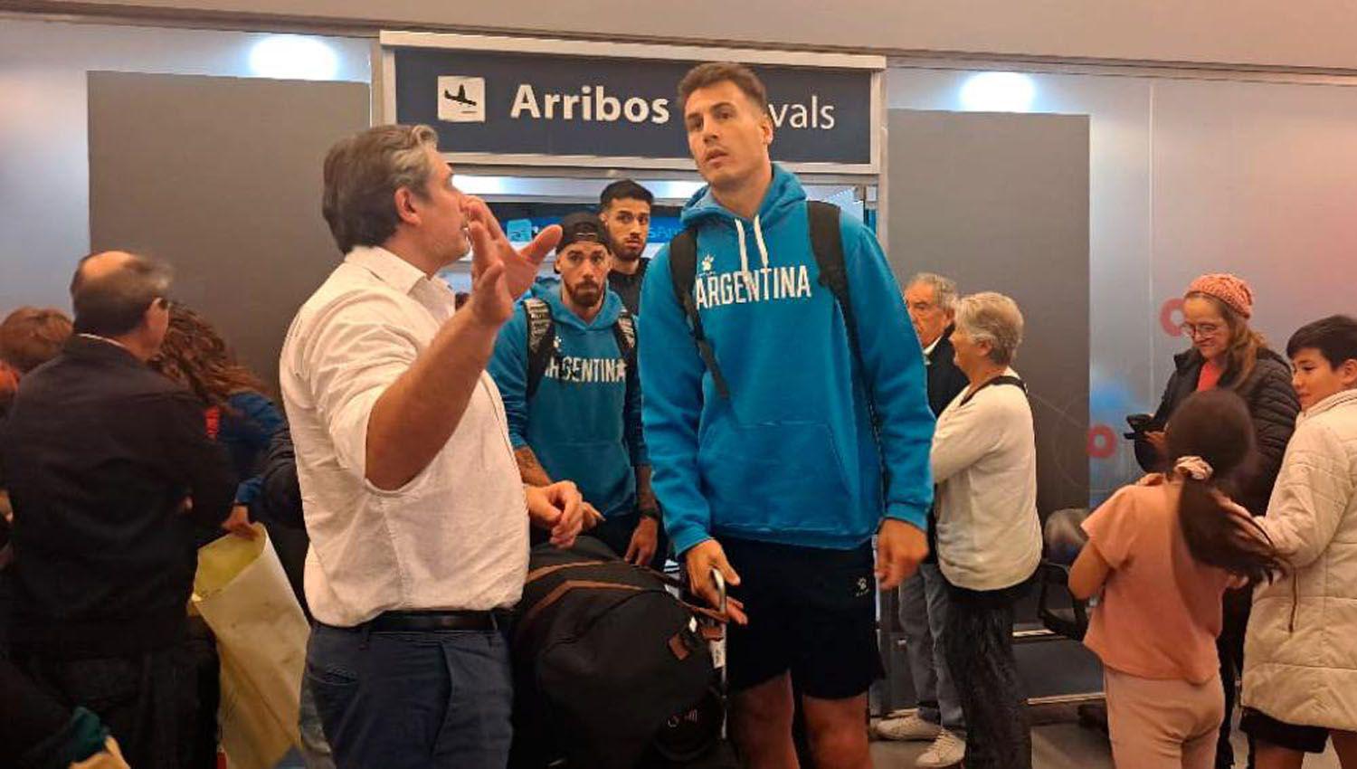 La Seleccioacuten Argentina ya estaacute en suelo santiaguentildeo de cara al Preclasificatorio Oliacutempico