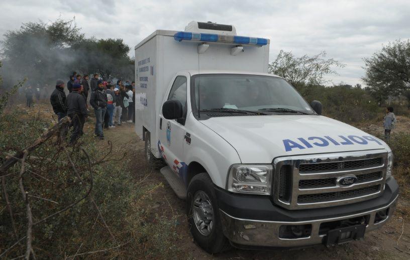 El domingo se rocioacute con alcohol y ayer lo encontraron colgado de cable en una pieza