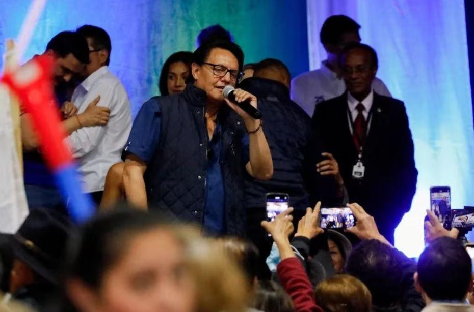 En mitiacuten poliacutetico asesinan a tiros al candidato presidencial de Ecuador Fernando Villavicencio