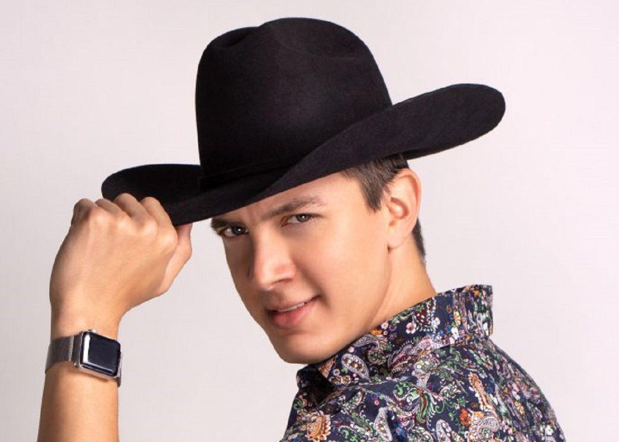 Erick Zepeda pone en lo alto a la muacutesica de Meacutexico con canciones de su autoriacutea