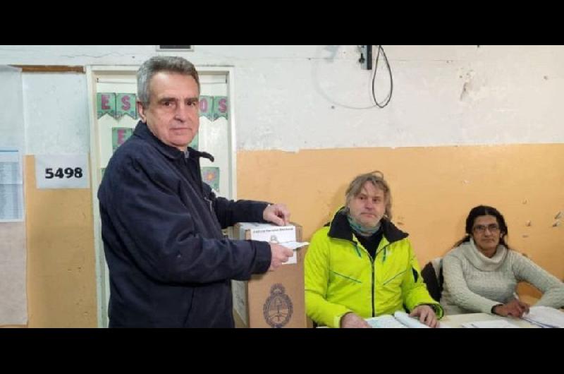 Votoacute Agustiacuten Rossi- ldquoEs importante que venga la mayor cantidad de argentinos a votarrdquo