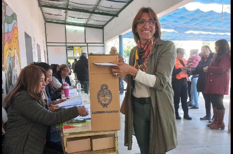 Votoacute en Loreto la diputada nacional Estela Neder