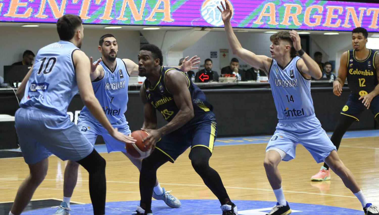 Uruguay superoacute a Colombia en un choque clave por el Preclasificatorio