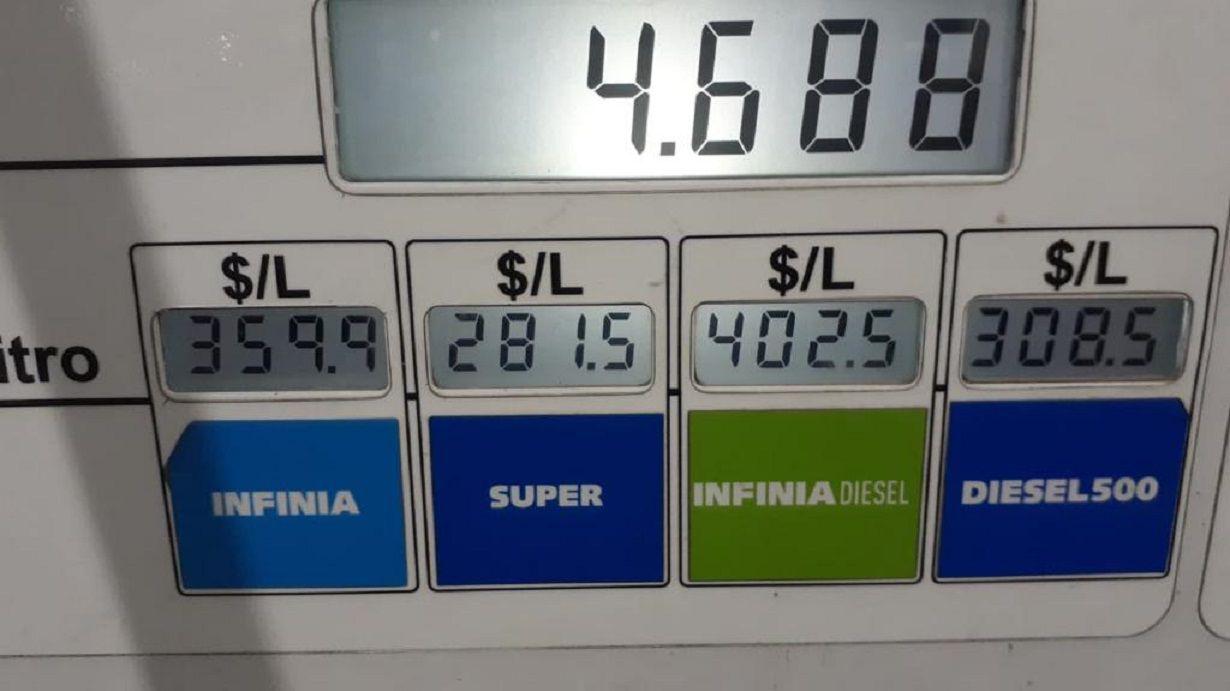 Ya rigen los nuevos precios de YPF en los surtidores locales