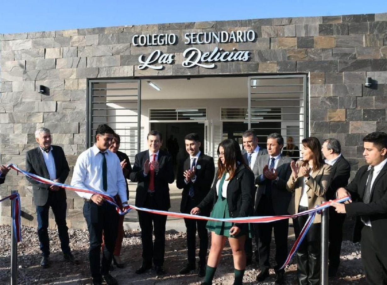 Maacutes infraestructura educativa para el departamento Pellegrini- 11 obras en marcha