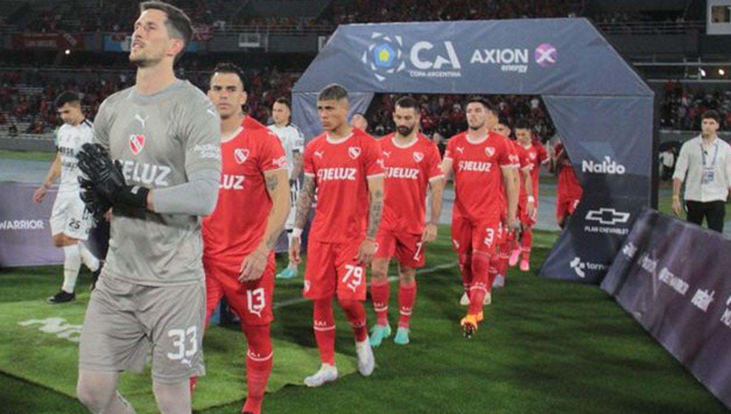 Coloacuten le ganoacute a Independiente y profundizoacute su crisis