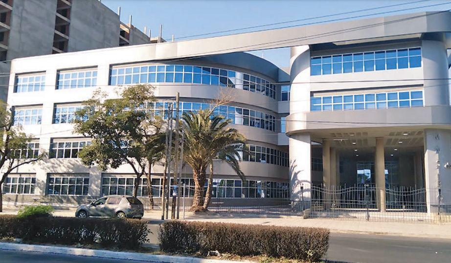 Zamora habilita hoy obras escolares y mantildeana el edificio de Salud