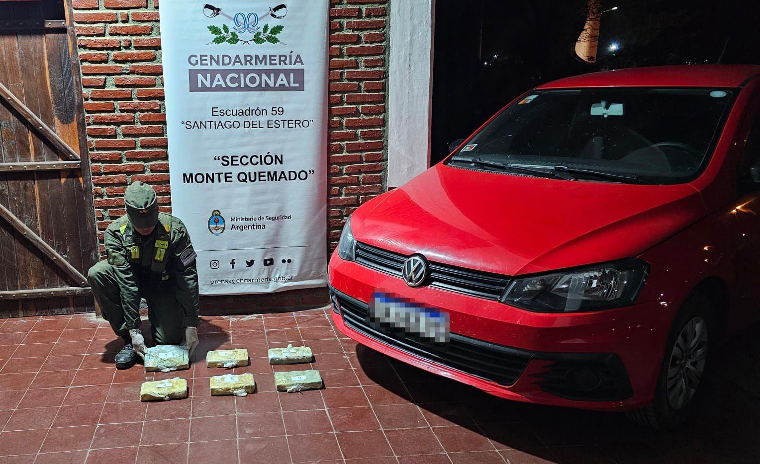 Detenido en Santiago del Estero por ocultar seis kilos de cocaiacutena dentro de su automoacutevil