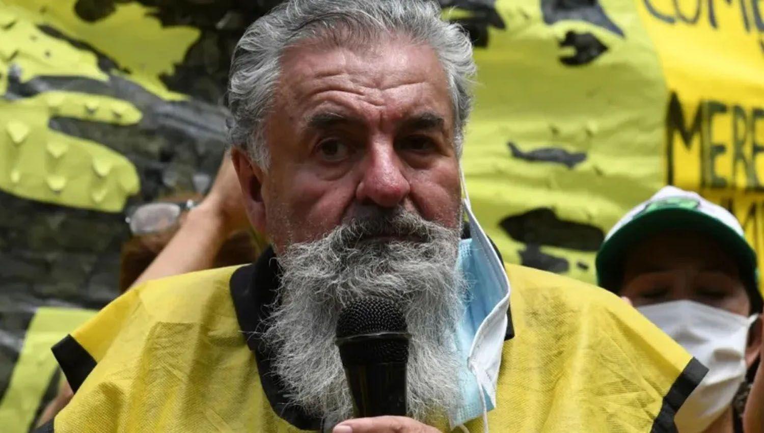 El piquetero Rauacutel Castells se adjudicoacute los saqueos a supermercados