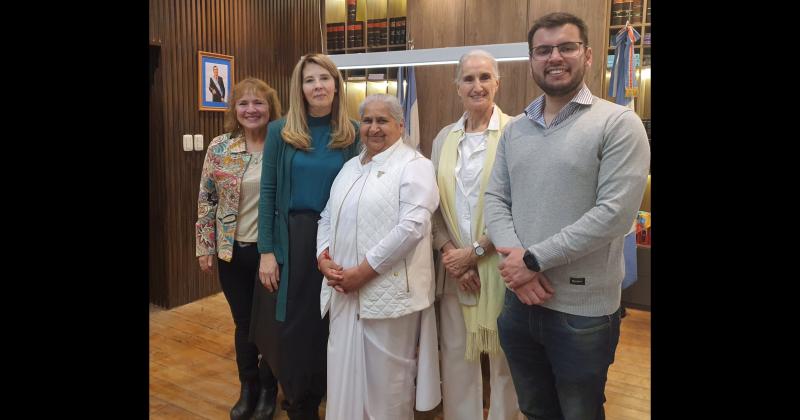 RECORRIDA Las visitantes estuvieron ayer en el despacho de la ministra de Justicia de nuestra provincia