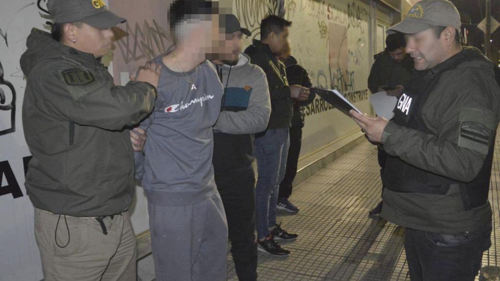 Gendarmeriacutea detiene a un chileno que teniacutea pedido de captura internacional