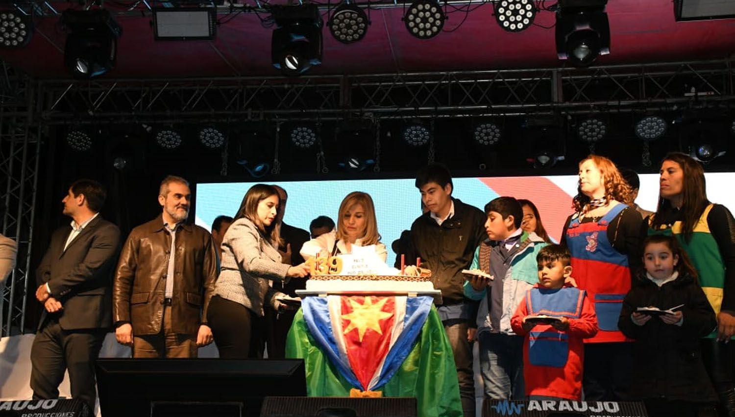 Villa Ojo de Agua celebroacute sus 139 antildeos con la inauguracioacuten de obras