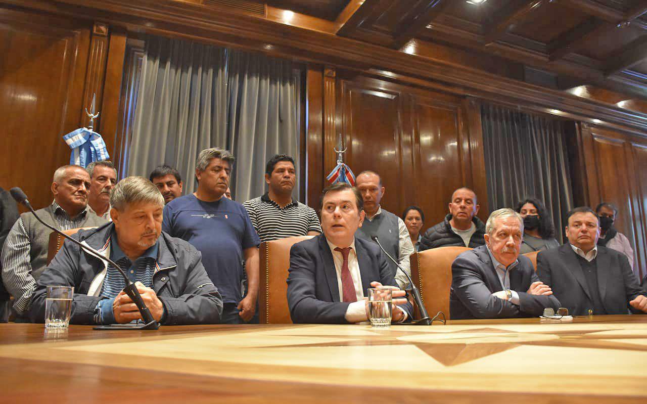 Joseacute Goacutemez- ldquoQueacutedense tranquilos pronto vamos a tener una decisioacuten formal del gobiernordquo