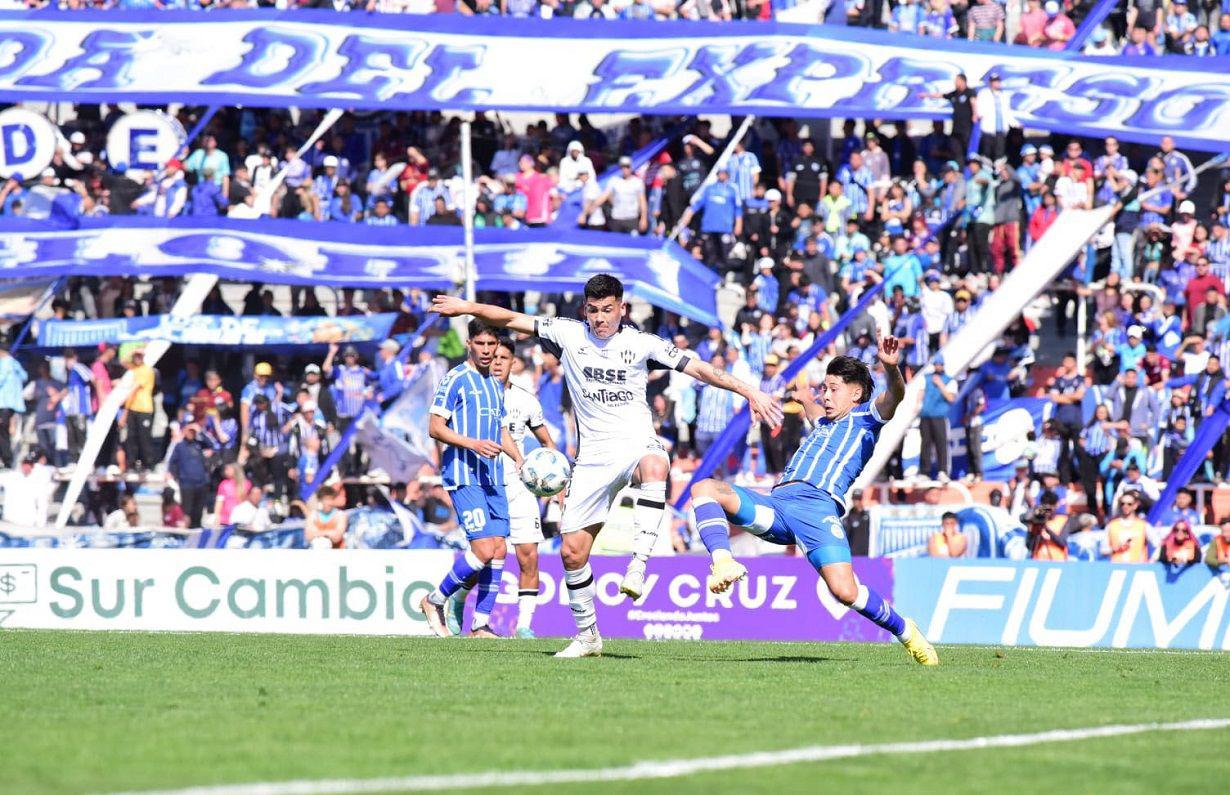 FLOJEDAD Central Córdoba volvió a ser víctima de la derrota en Mendoza donde futbolísticamente mostró poco y no tuvo peso ofensivo para tratar de ganar

