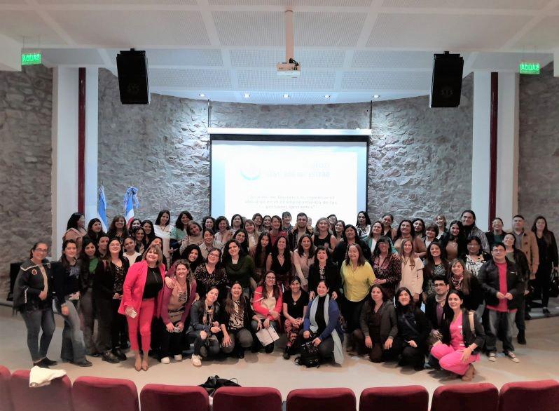 El Ministerio de Salud realizoacute una jornada por el Diacutea de la Obstetricia