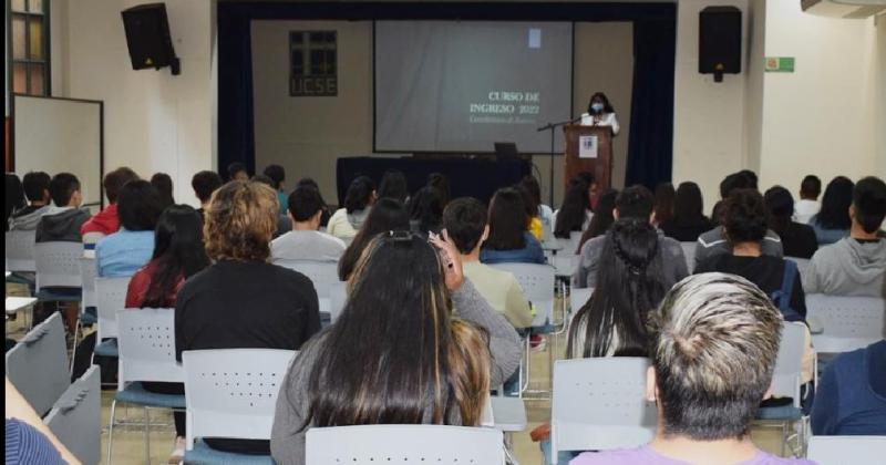 ACCESO Los interesados en iniciar el proceso de ingreso a la universidad deber�n ingresar a la p�gina web wwwucseeduar