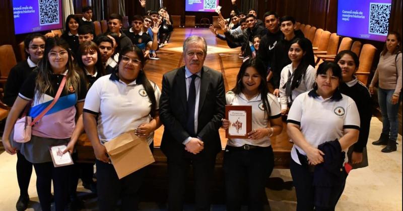 Alumnos de El Bobadal visitaron casa de gobierno
