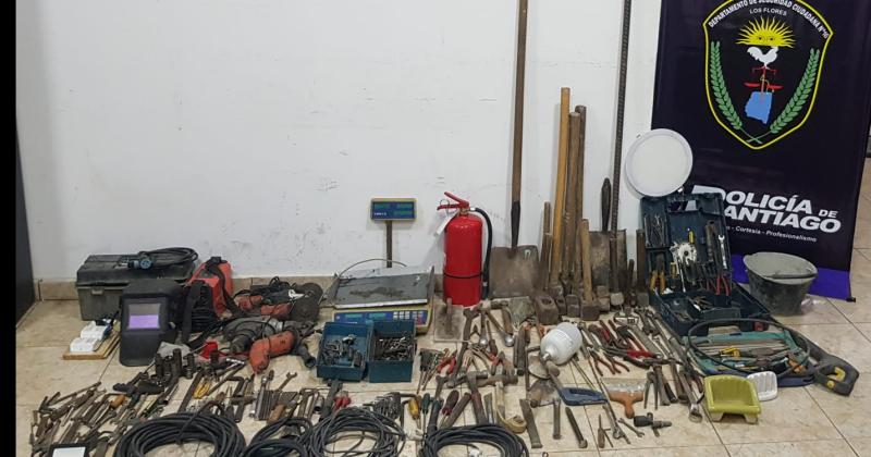 IMPACTANTE Los policías se llevaron m�ltiples herramientas desde las casas allanadas