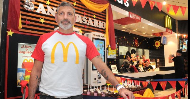 Cadena de hamburgueseriacuteas preveacute apertura de nuevo local