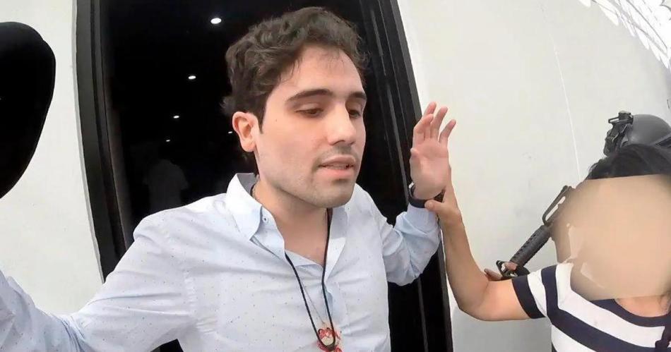 Meacutexico extraditoacute a Estados Unidos al hijo del capo narco el Chapo Guzmaacuten