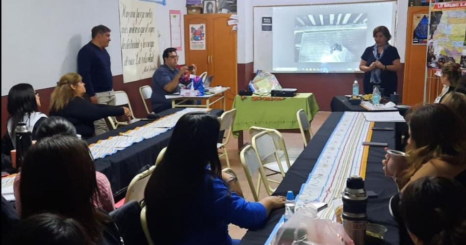 Rol del maestro una charla que emocionoacute a los futuros docentes