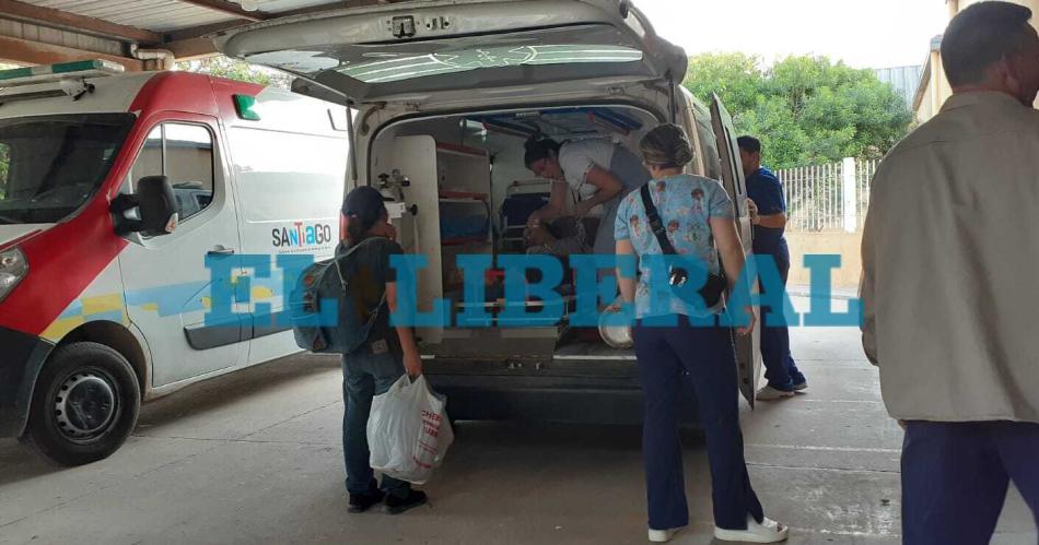 FOTOS y VIDEO 30 alumnos fueron hospitalizados por intoxicacioacuten