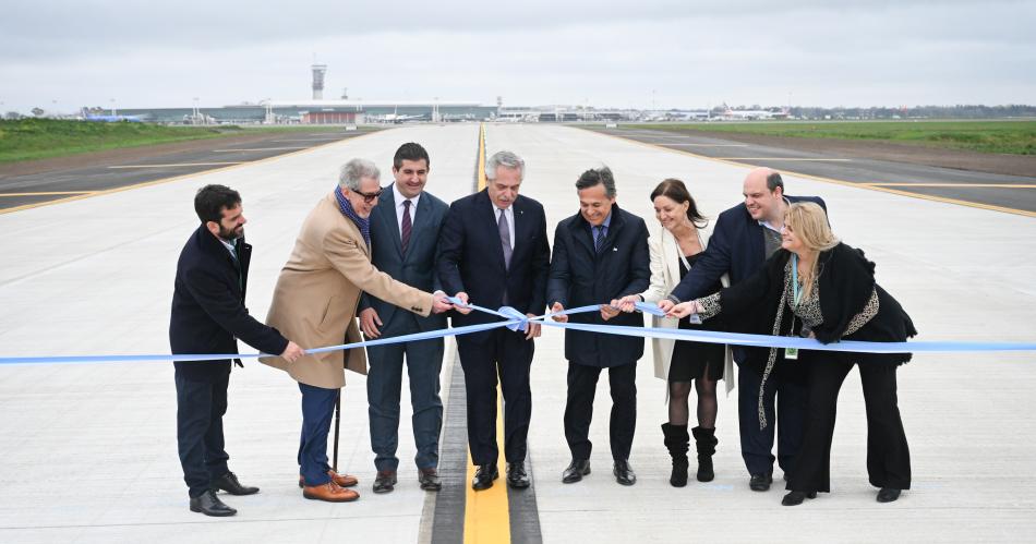 Alberto habilitoacute la nueva calle de rodaje en el aeropuerto de Ezeiza