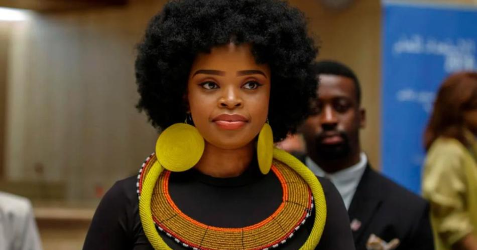 Murioacute la nieta de Nelson Mandela a los 43 antildeos  