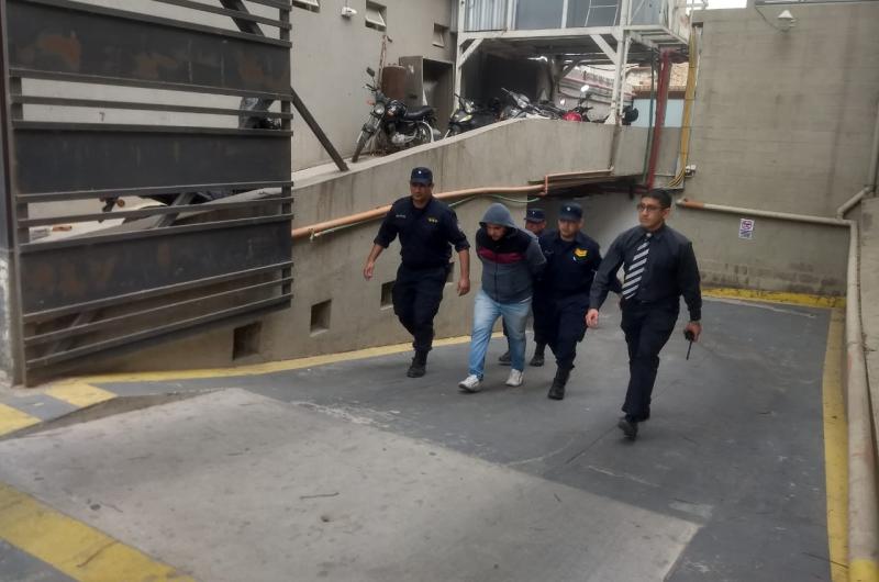 FINAL- Poroto se retira de la Fiscalía Ascendió a un patrullero rumbo a Garza Sarmiento