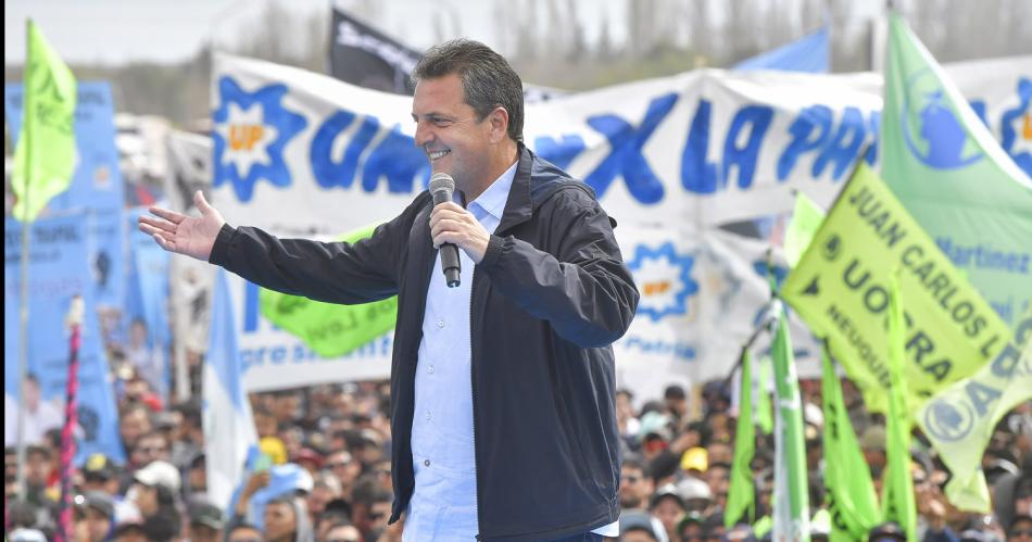 Massa pidioacute a trabajadores y gremios ayuda para dar vuelta la historia